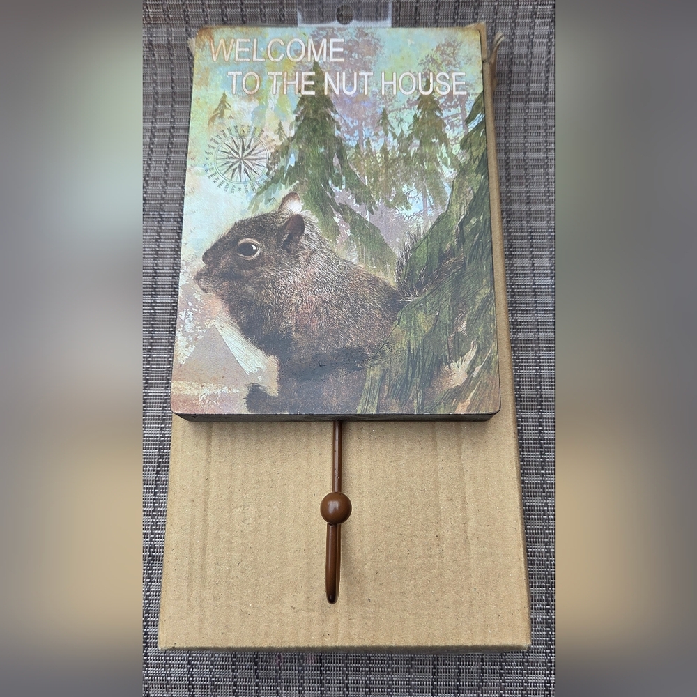 Squirrel "Welcome To The Nut House"  MDF Wood Wooden Sign Hanger Hook NEW